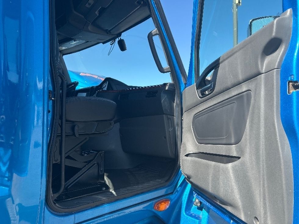 Sleeper Tractor-Heavy Duty Tractors-International-2021-LT625-El Paso-TX-783,392\n\t\tmiles-$ 27,750 - Image 13