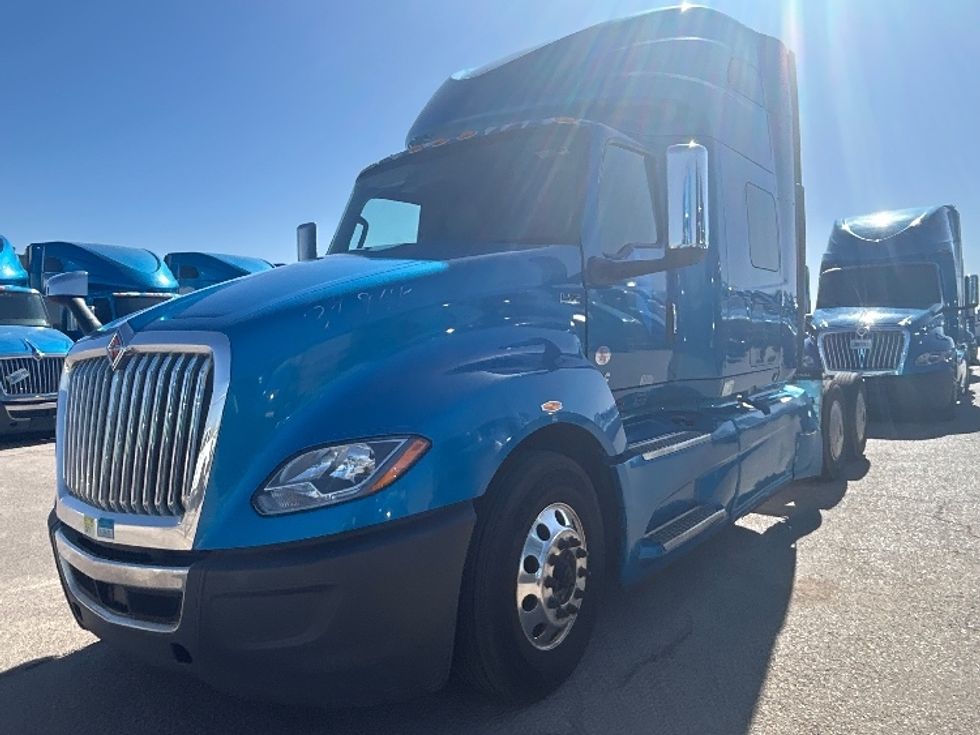Sleeper Tractor-Heavy Duty Tractors-International-2021-LT625-El Paso-TX-783,392\n\t\tmiles-$ 27,750 - Image 3