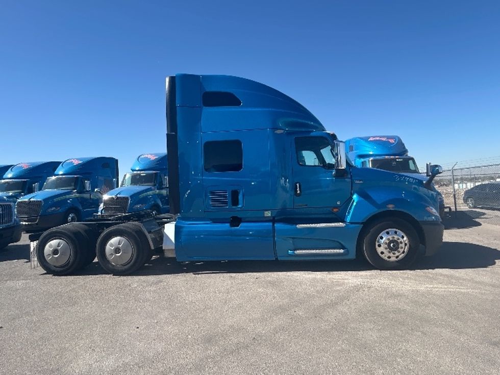 Sleeper Tractor-Heavy Duty Tractors-International-2021-LT625-El Paso-TX-783,392\n\t\tmiles-$ 27,750 - Image 8