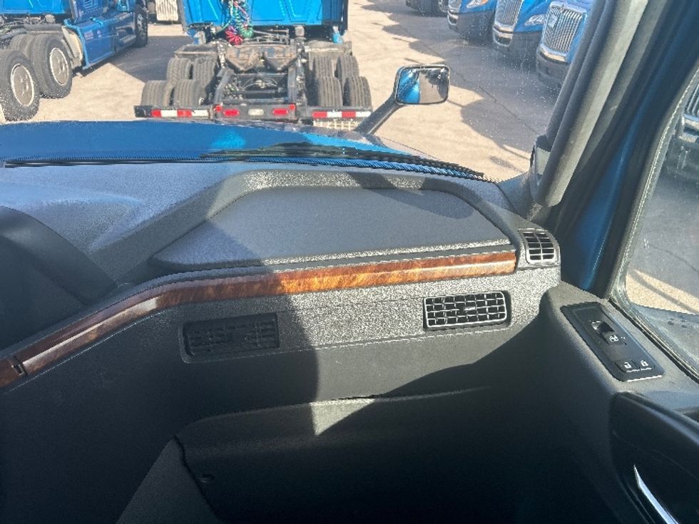 Sleeper Tractor-Heavy Duty Tractors-International-2021-LT625-El Paso-TX-783,560\n\t\tmiles-$ 32,500 - Image 14