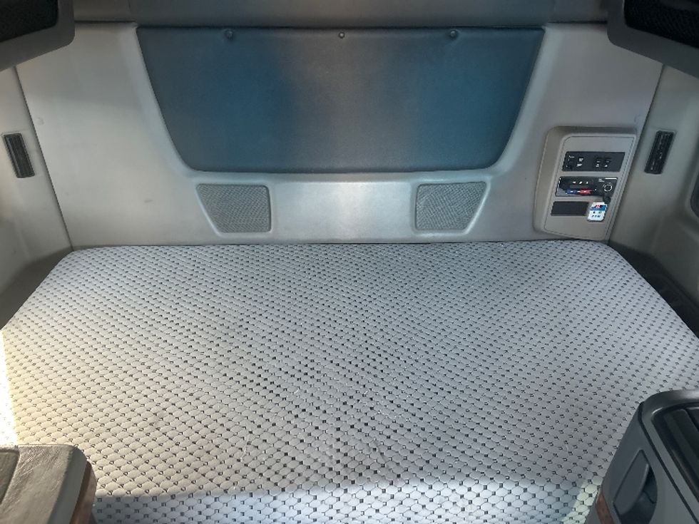 Sleeper Tractor-Heavy Duty Tractors-International-2021-LT625-El Paso-TX-783,560\n\t\tmiles-$ 32,500 - Image 17