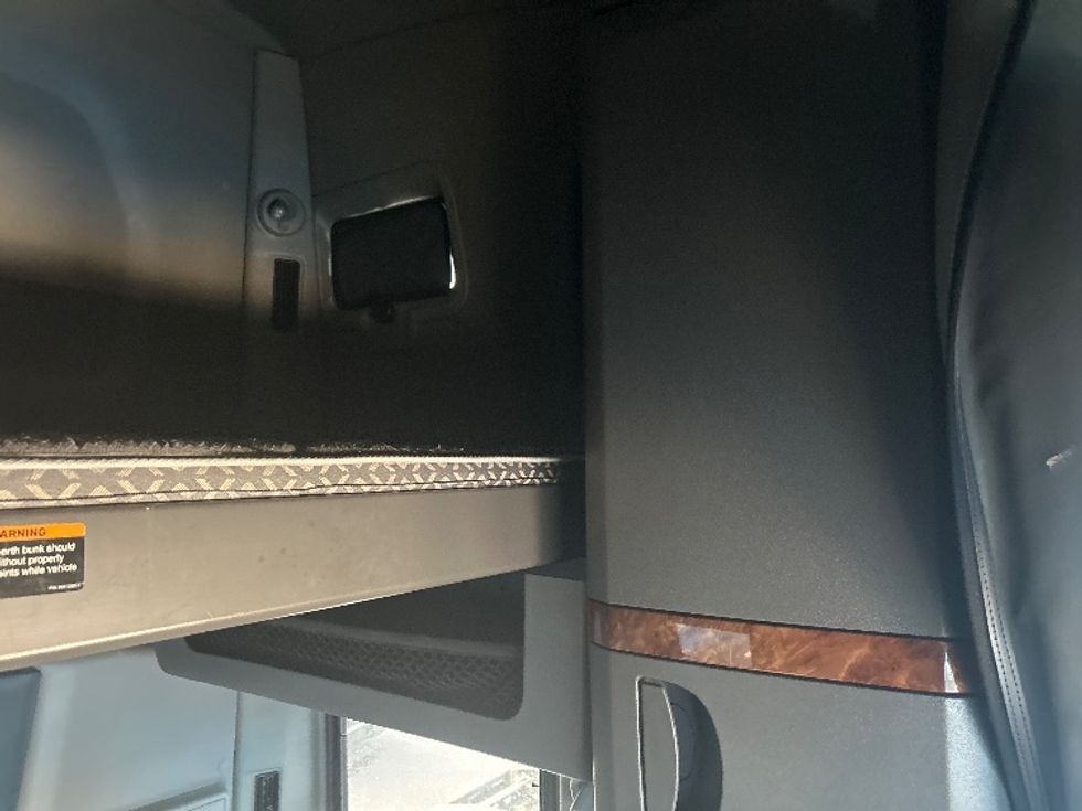 Sleeper Tractor-Heavy Duty Tractors-International-2021-LT625-El Paso-TX-783,560\n\t\tmiles-$ 32,500 - Image 18