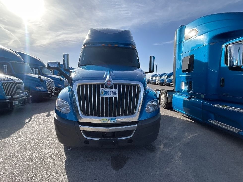 Sleeper Tractor-Heavy Duty Tractors-International-2021-LT625-El Paso-TX-783,560\n\t\tmiles-$ 32,500 - Image 2