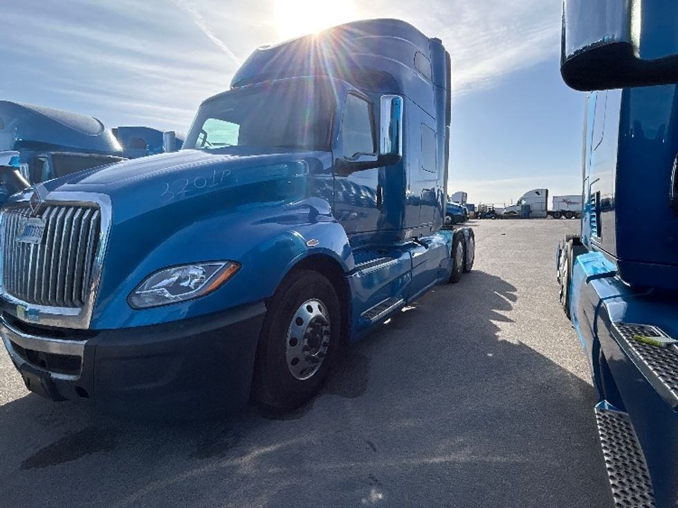 Sleeper Tractor-Heavy Duty Tractors-International-2021-LT625-El Paso-TX-783,560\n\t\tmiles-$ 32,500 - Image 3