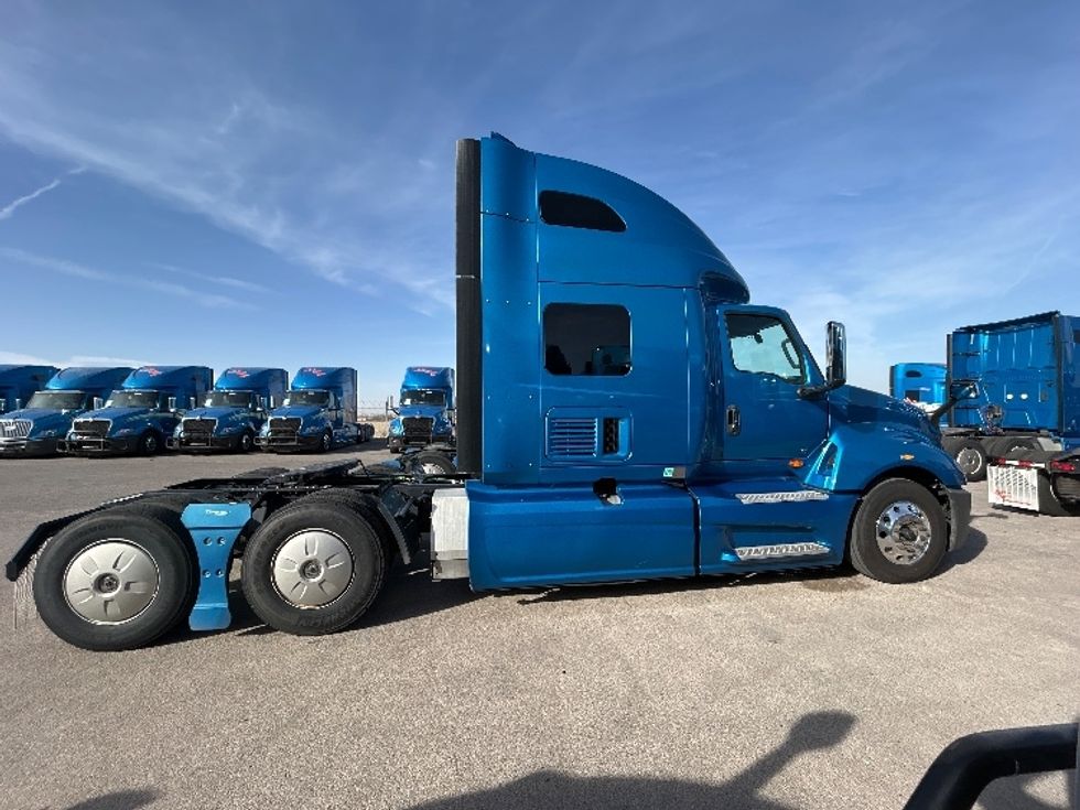 Sleeper Tractor-Heavy Duty Tractors-International-2021-LT625-El Paso-TX-783,560\n\t\tmiles-$ 32,500 - Image 8