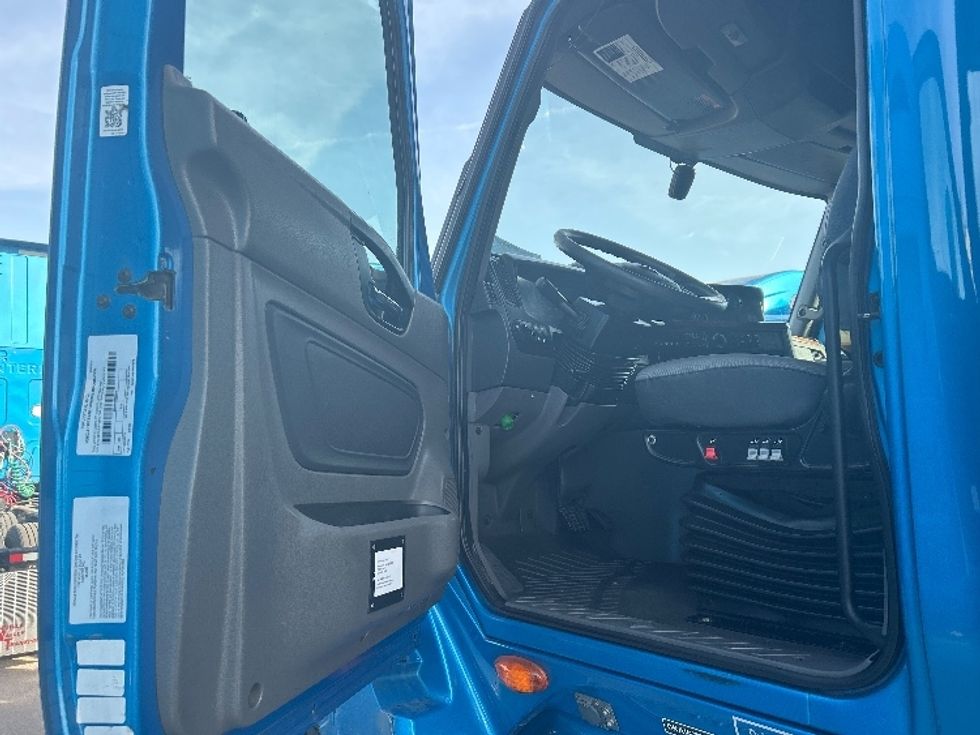 Sleeper Tractor-Heavy Duty Tractors-International-2021-LT625-El Paso-TX-783,560\n\t\tmiles-$ 32,500 - Image 9