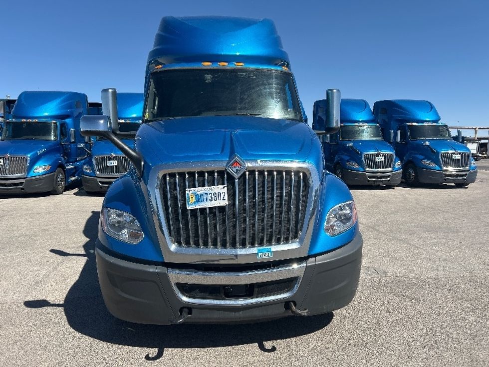 Sleeper Tractor-Heavy Duty Tractors-International-2021-LT625-El Paso-TX-784,272\n\t\tmiles-$ 27,750 - Image 2