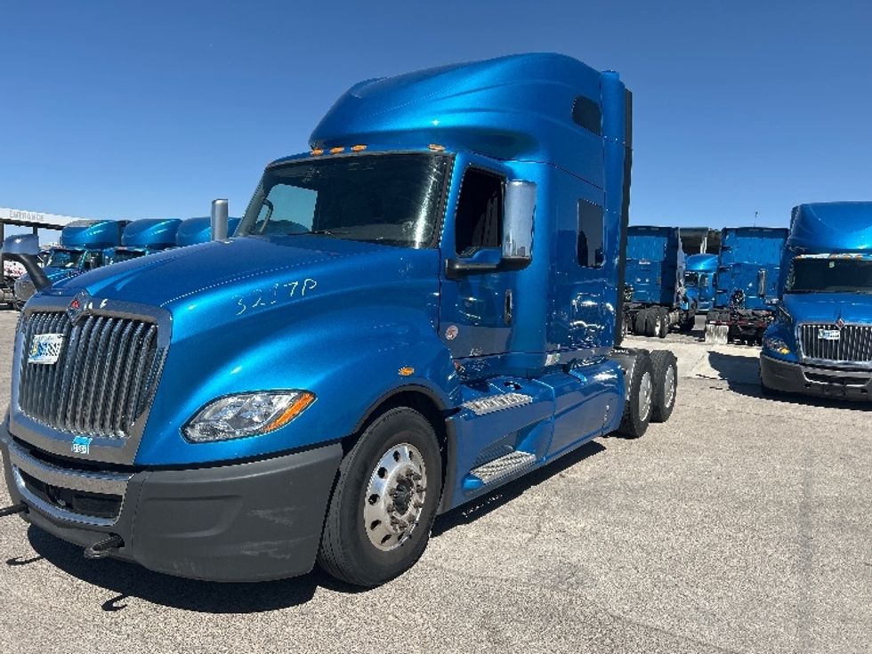Sleeper Tractor-Heavy Duty Tractors-International-2021-LT625-El Paso-TX-784,272\n\t\tmiles-$ 27,750 - Image 3
