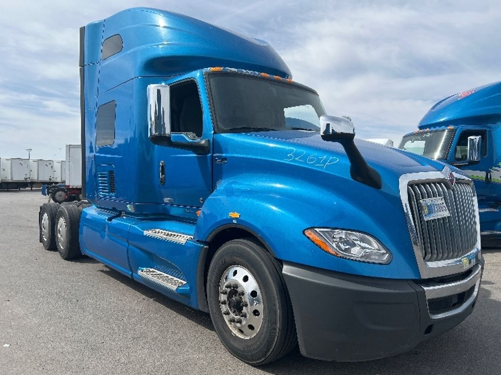 Sleeper Tractor-Heavy Duty Tractors-International-2021-LT625-El Paso-TX-784,322\n\t\tmiles-$ 28,250 - Image 1