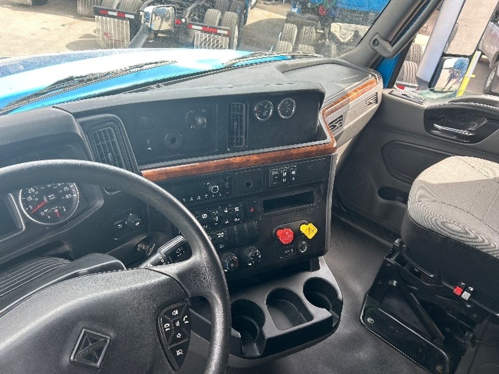 Sleeper Tractor-Heavy Duty Tractors-International-2021-LT625-El Paso-TX-784,322\n\t\tmiles-$ 28,250 - Image 10