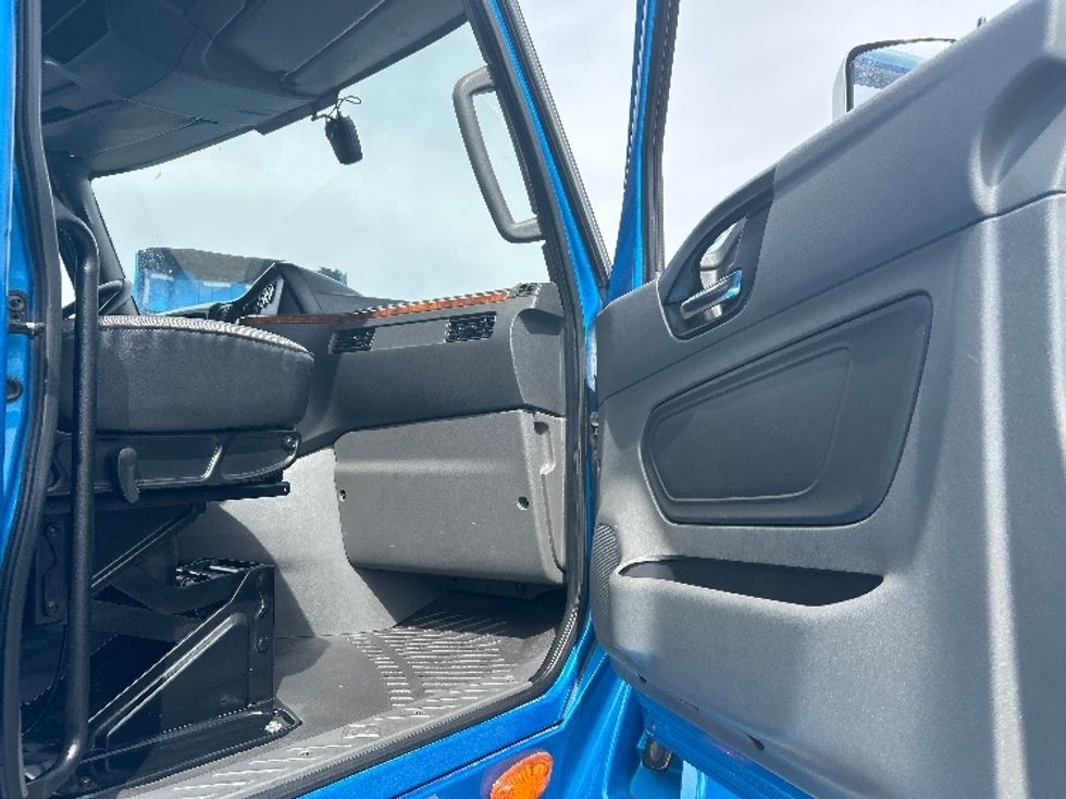 Sleeper Tractor-Heavy Duty Tractors-International-2021-LT625-El Paso-TX-784,322\n\t\tmiles-$ 28,250 - Image 13