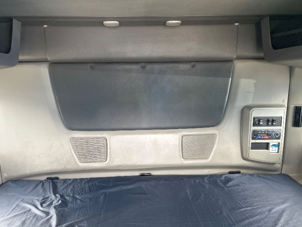 Sleeper Tractor-Heavy Duty Tractors-International-2021-LT625-El Paso-TX-784,322\n\t\tmiles-$ 28,250 - Image 16