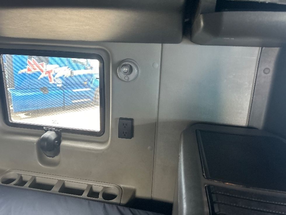 Sleeper Tractor-Heavy Duty Tractors-International-2021-LT625-El Paso-TX-784,322\n\t\tmiles-$ 28,250 - Image 18