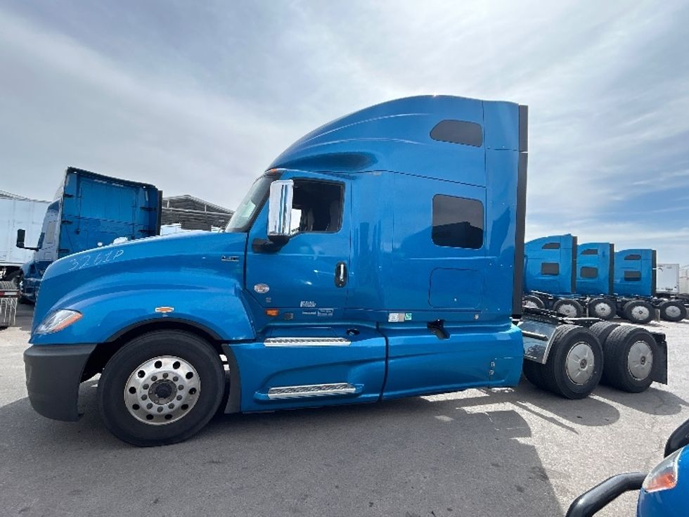 Sleeper Tractor-Heavy Duty Tractors-International-2021-LT625-El Paso-TX-784,322\n\t\tmiles-$ 28,250 - Image 4