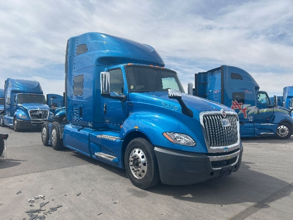 Sleeper Tractor-Heavy Duty Tractors-International-2021-LT625-El Paso-TX-784,603\n\t\tmiles-$ 33,500 - Image 1