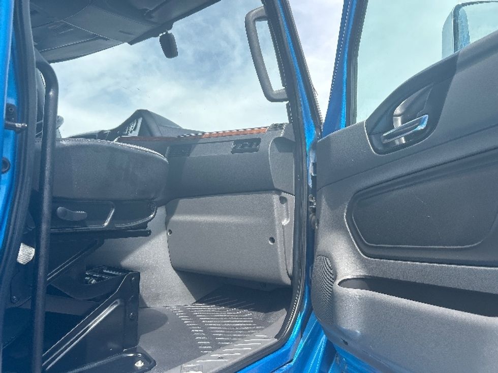 Sleeper Tractor-Heavy Duty Tractors-International-2021-LT625-El Paso-TX-784,603\n\t\tmiles-$ 33,500 - Image 13