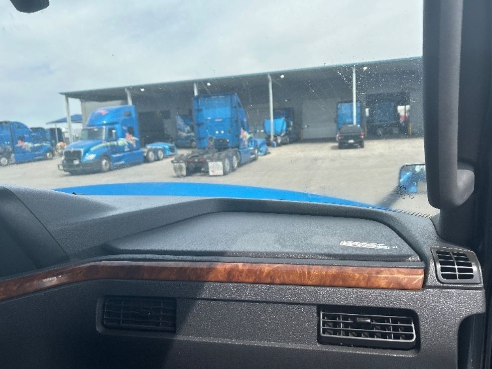 Sleeper Tractor-Heavy Duty Tractors-International-2021-LT625-El Paso-TX-784,603\n\t\tmiles-$ 33,500 - Image 14