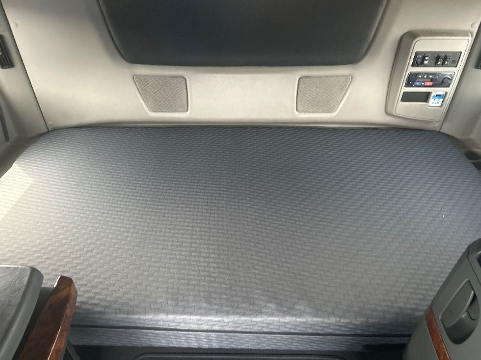 Sleeper Tractor-Heavy Duty Tractors-International-2021-LT625-El Paso-TX-784,603\n\t\tmiles-$ 33,500 - Image 17