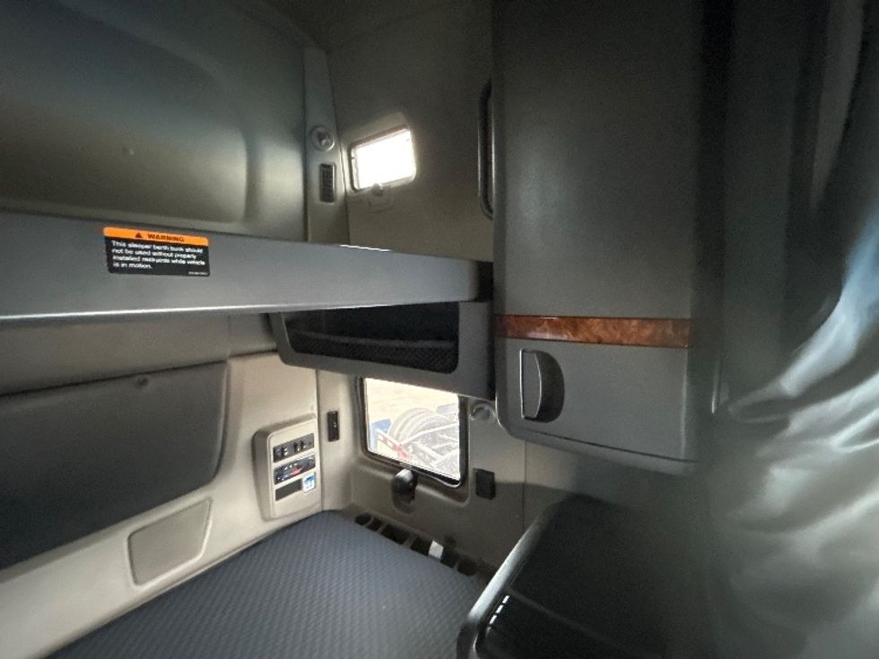 Sleeper Tractor-Heavy Duty Tractors-International-2021-LT625-El Paso-TX-784,603\n\t\tmiles-$ 33,500 - Image 18