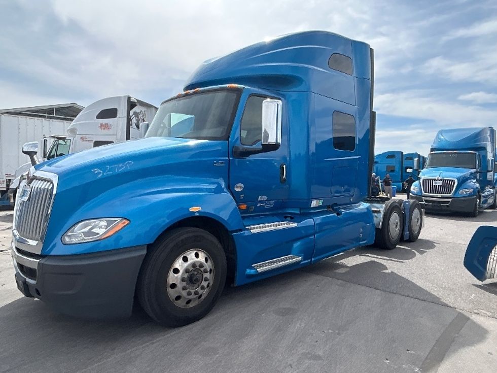 Sleeper Tractor-Heavy Duty Tractors-International-2021-LT625-El Paso-TX-784,603\n\t\tmiles-$ 33,500 - Image 3