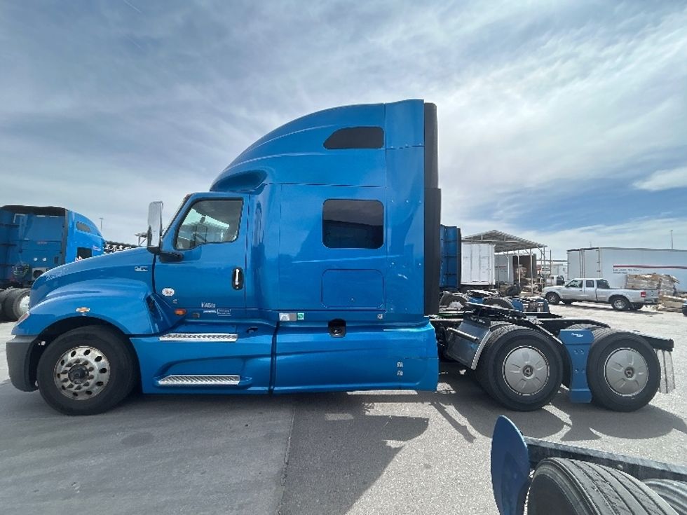 Sleeper Tractor-Heavy Duty Tractors-International-2021-LT625-El Paso-TX-784,603\n\t\tmiles-$ 33,500 - Image 4