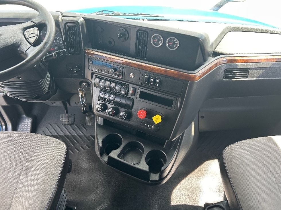 Sleeper Tractor-Heavy Duty Tractors-International-2021-LT625-El Paso-TX-784,647\n\t\tmiles-$ 33,500 - Image 12