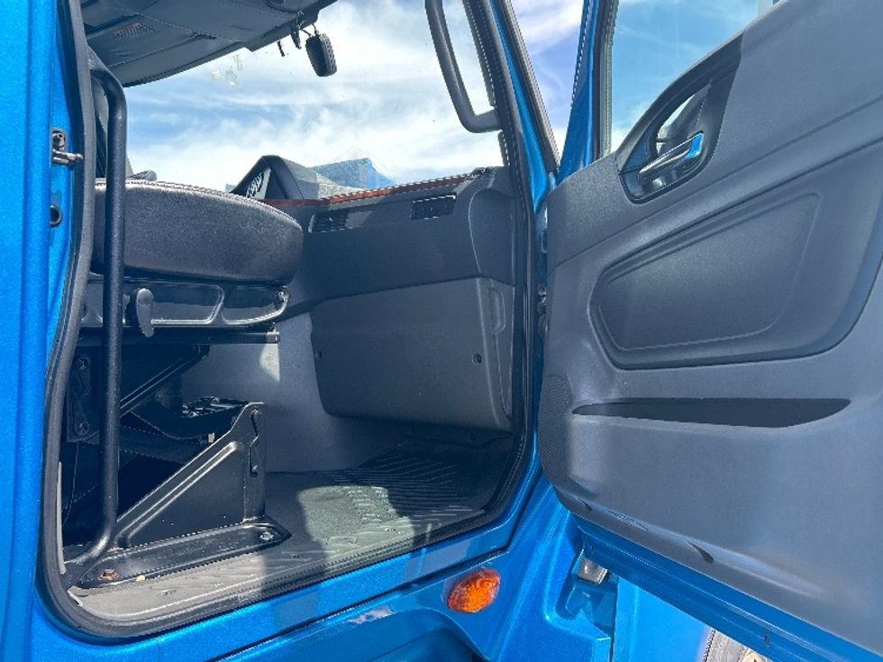 Sleeper Tractor-Heavy Duty Tractors-International-2021-LT625-El Paso-TX-784,647\n\t\tmiles-$ 33,500 - Image 13