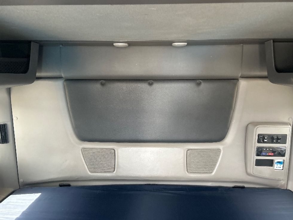 Sleeper Tractor-Heavy Duty Tractors-International-2021-LT625-El Paso-TX-784,647\n\t\tmiles-$ 33,500 - Image 16