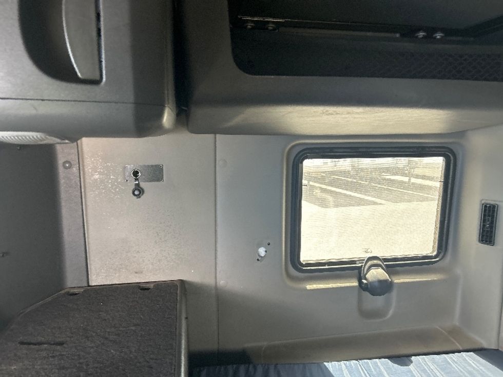 Sleeper Tractor-Heavy Duty Tractors-International-2021-LT625-El Paso-TX-784,647\n\t\tmiles-$ 33,500 - Image 19