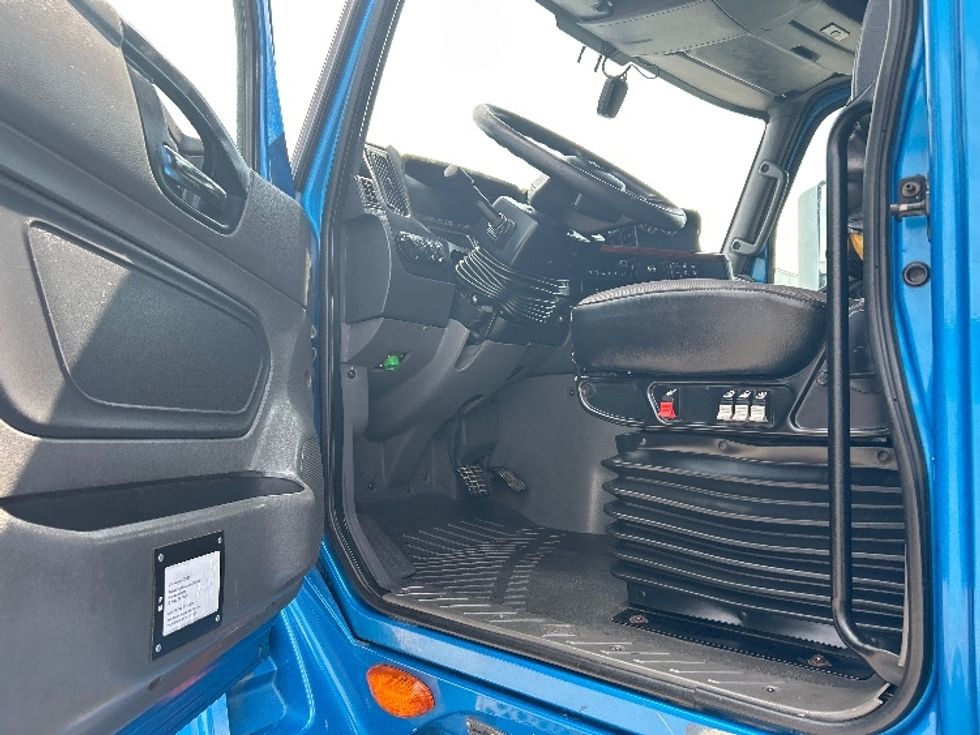 Sleeper Tractor-Heavy Duty Tractors-International-2021-LT625-El Paso-TX-784,647\n\t\tmiles-$ 33,500 - Image 9