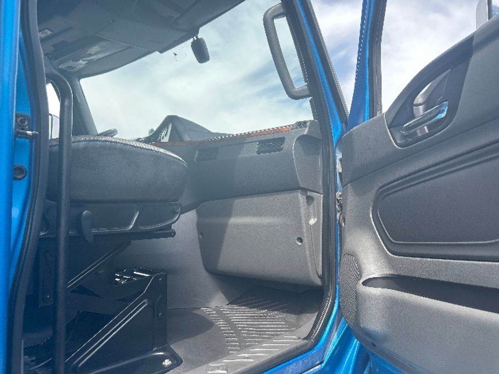 Sleeper Tractor-Heavy Duty Tractors-International-2021-LT625-El Paso-TX-785,028\n\t\tmiles-$ 33,500 - Image 13