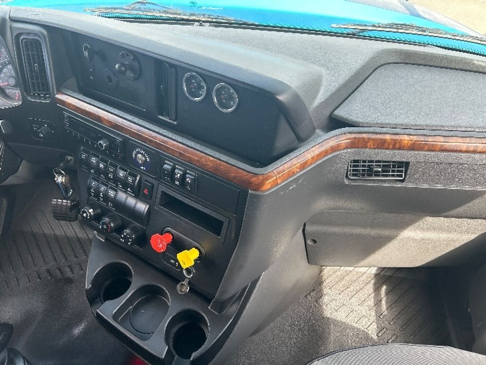 Sleeper Tractor-Heavy Duty Tractors-International-2021-LT625-El Paso-TX-785,028\n\t\tmiles-$ 33,500 - Image 15