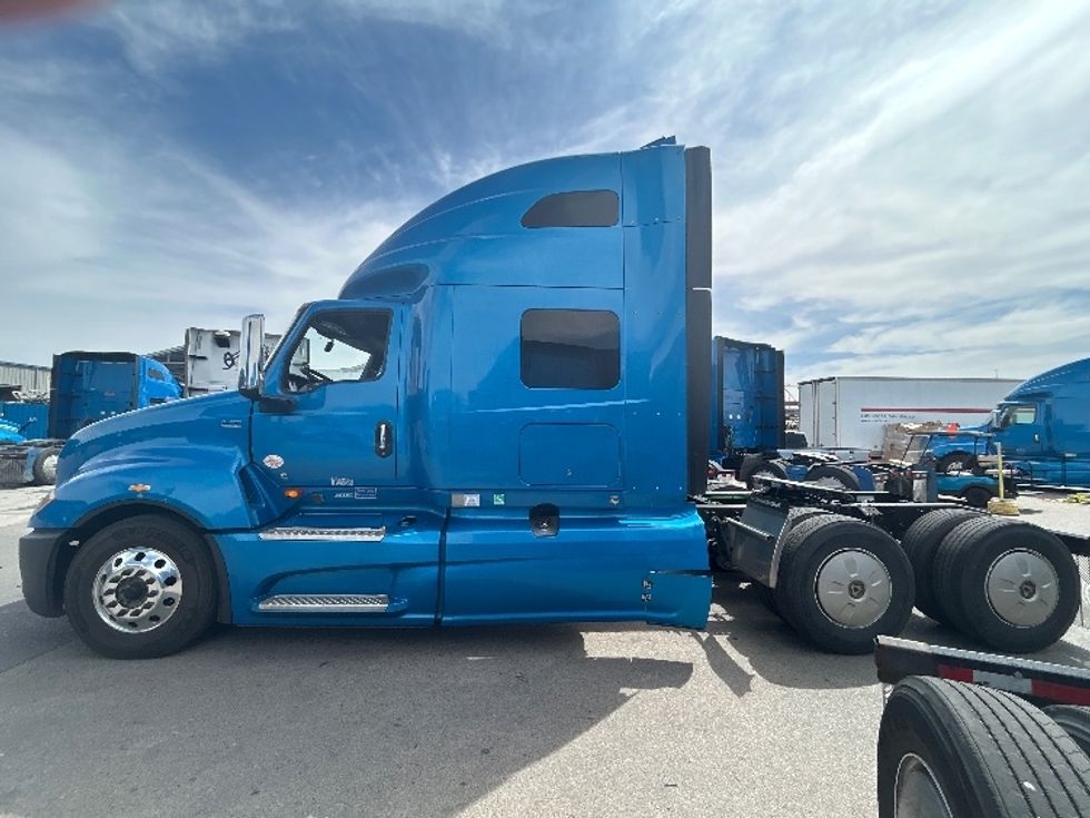 Sleeper Tractor-Heavy Duty Tractors-International-2021-LT625-El Paso-TX-785,028\n\t\tmiles-$ 33,500 - Image 4