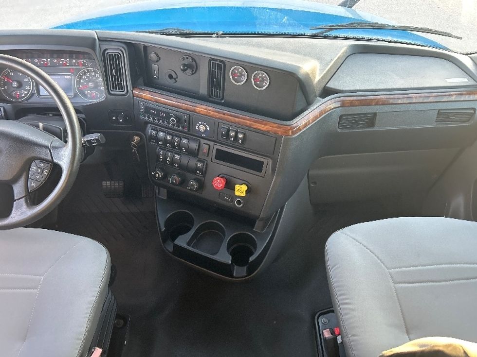 Sleeper Tractor-Heavy Duty Tractors-International-2021-LT625-El Paso-TX-785,240\n\t\tmiles-$ 30,750 - Image 12