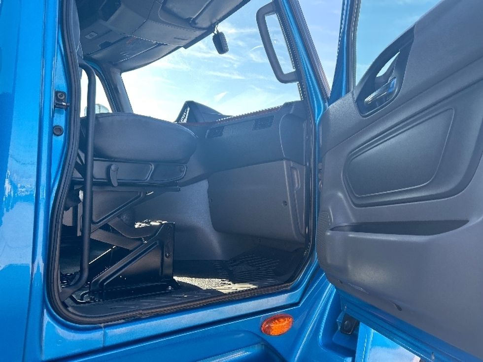 Sleeper Tractor-Heavy Duty Tractors-International-2021-LT625-El Paso-TX-786,304\n\t\tmiles-$ 27,750 - Image 13
