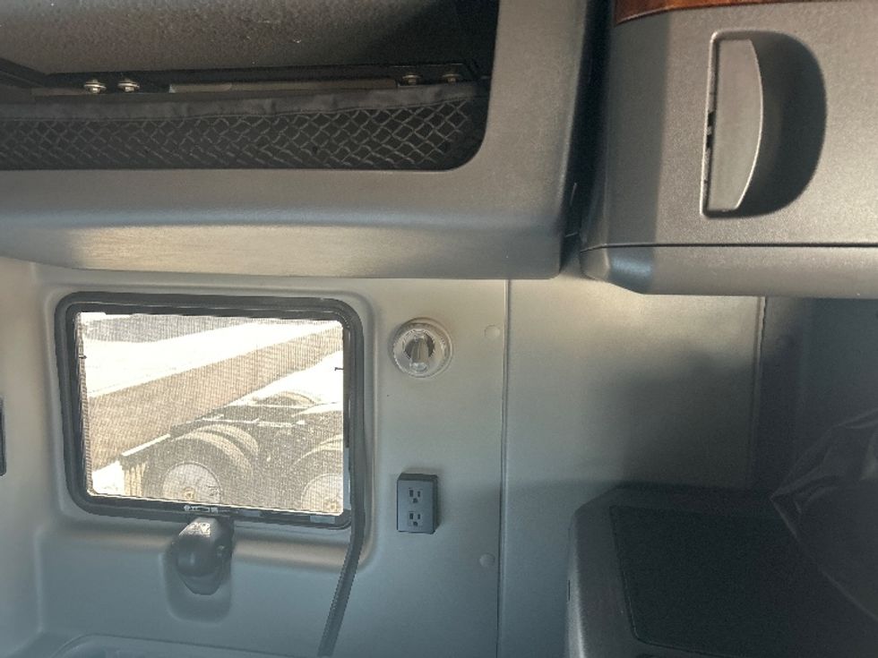 Sleeper Tractor-Heavy Duty Tractors-International-2021-LT625-El Paso-TX-786,304\n\t\tmiles-$ 27,750 - Image 18