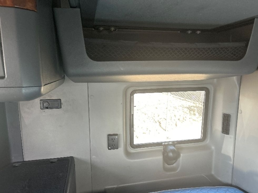 Sleeper Tractor-Heavy Duty Tractors-International-2021-LT625-El Paso-TX-786,304\n\t\tmiles-$ 27,750 - Image 19