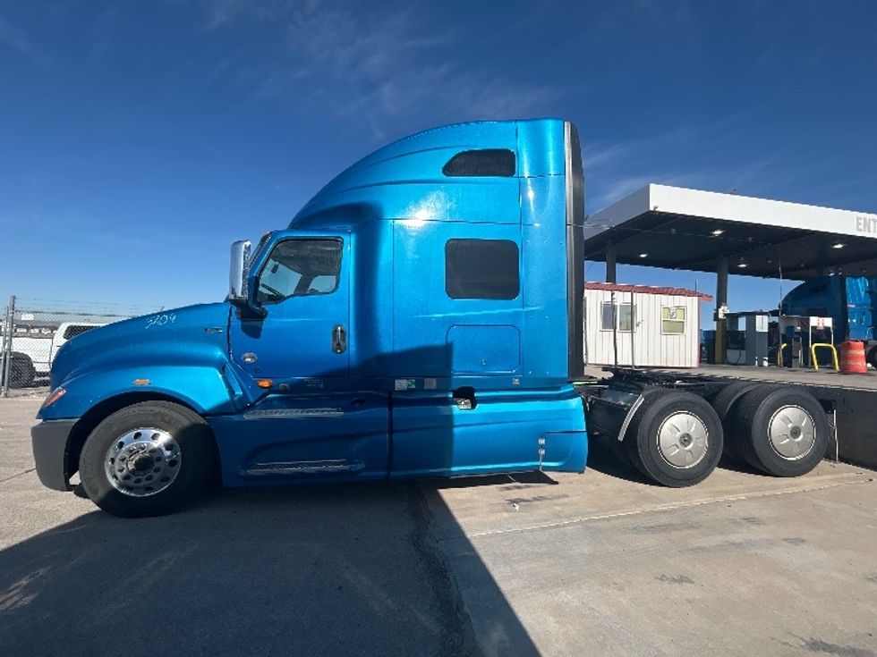 Sleeper Tractor-Heavy Duty Tractors-International-2021-LT625-El Paso-TX-786,304\n\t\tmiles-$ 27,750 - Image 4