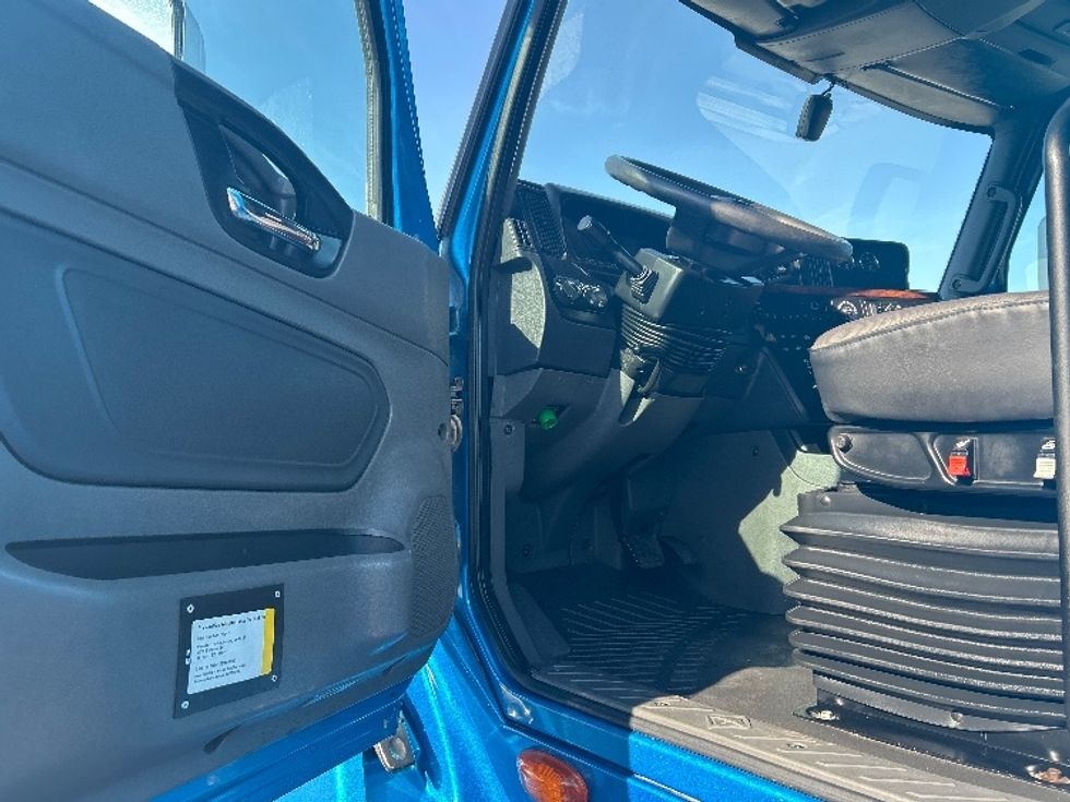 Sleeper Tractor-Heavy Duty Tractors-International-2021-LT625-El Paso-TX-786,304\n\t\tmiles-$ 27,750 - Image 9