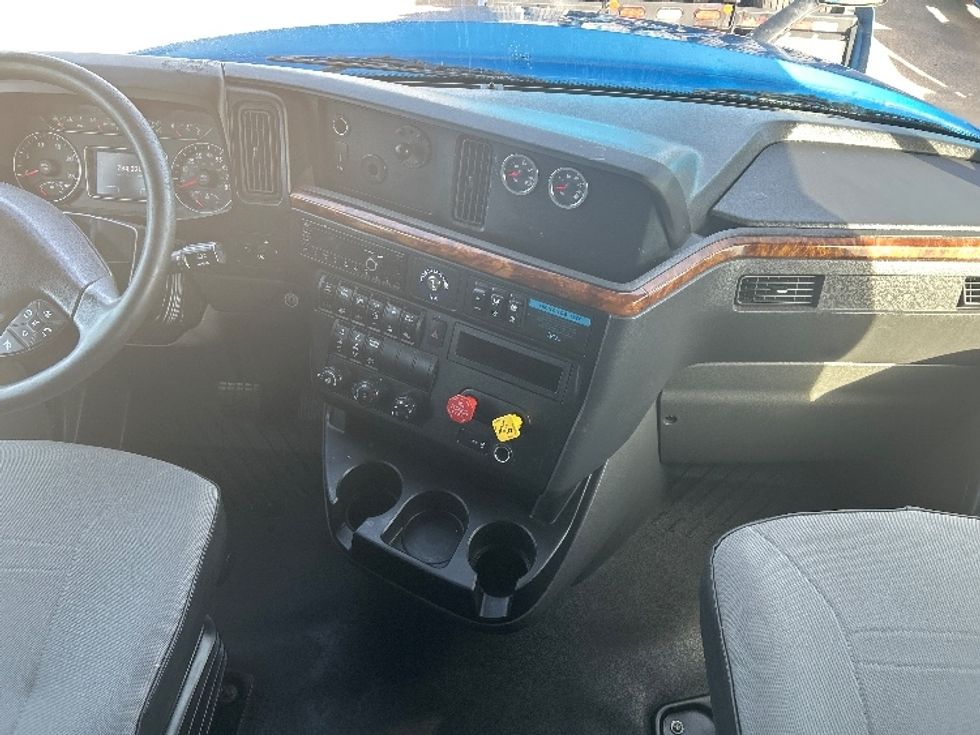 Sleeper Tractor-Heavy Duty Tractors-International-2021-LT625-El Paso-TX-788,073\n\t\tmiles-$ 32,500 - Image 12