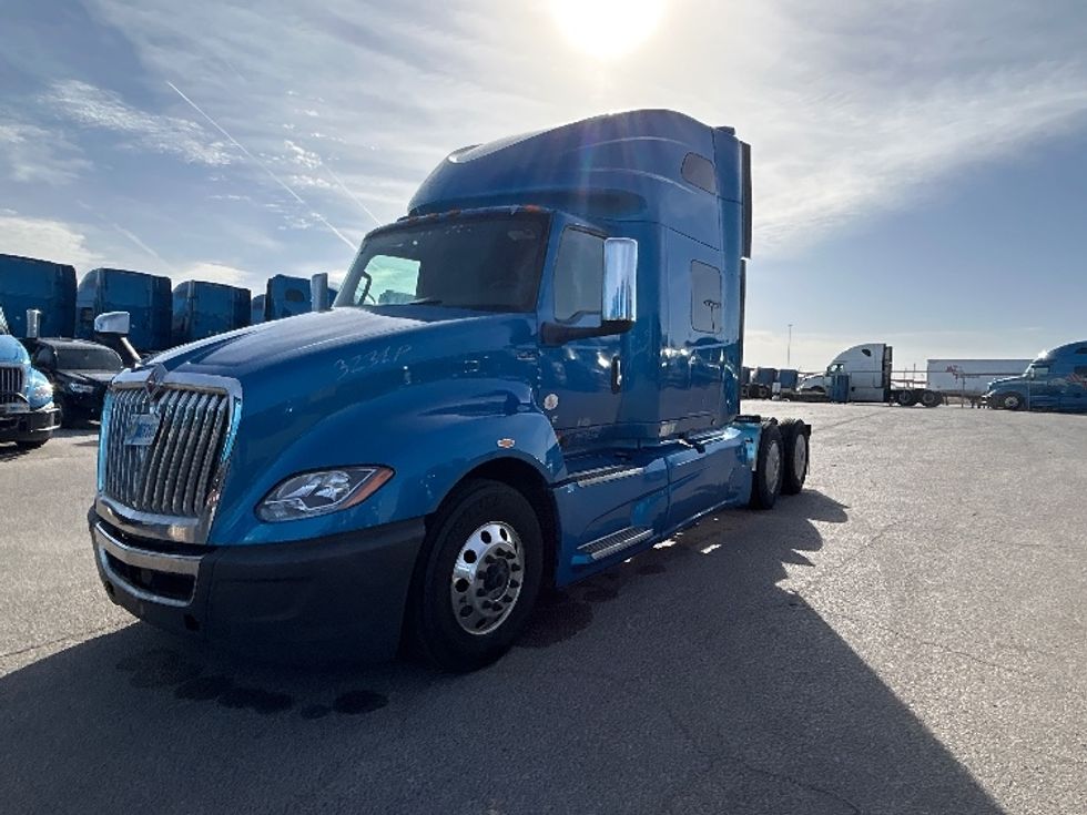 Sleeper Tractor-Heavy Duty Tractors-International-2021-LT625-El Paso-TX-788,073\n\t\tmiles-$ 32,500 - Image 3