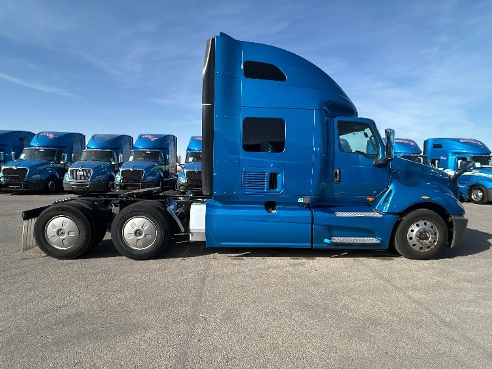 Sleeper Tractor-Heavy Duty Tractors-International-2021-LT625-El Paso-TX-788,073\n\t\tmiles-$ 32,500 - Image 8