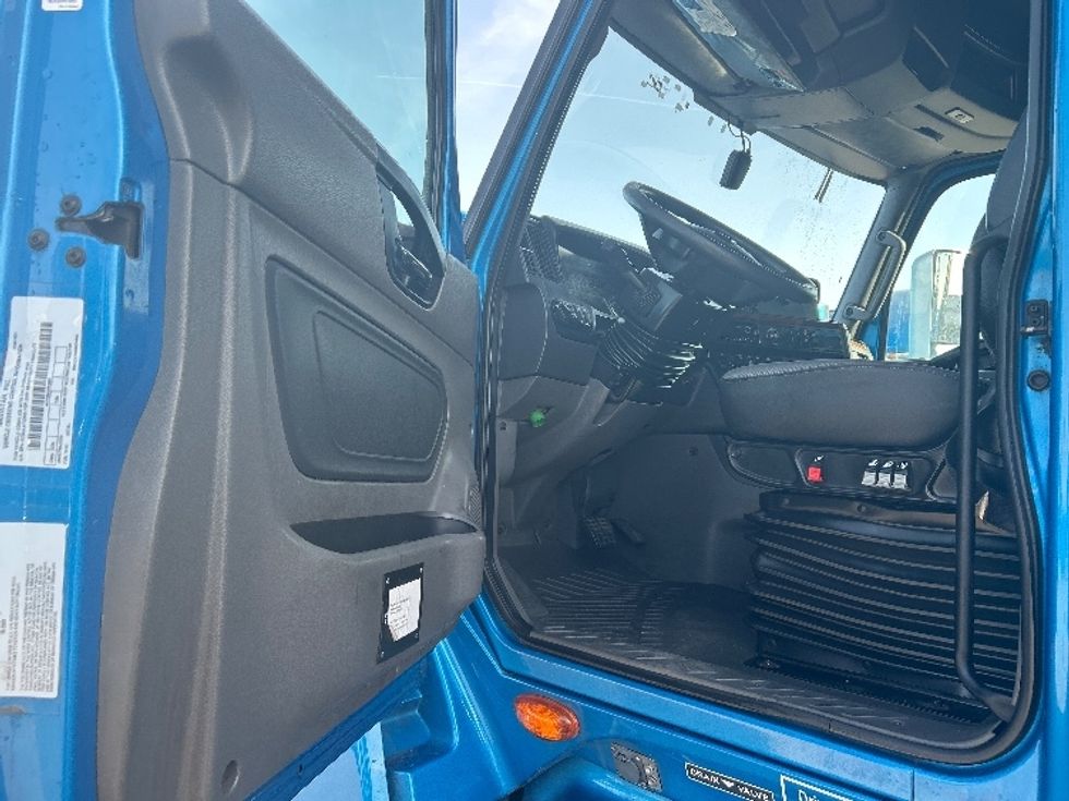 Sleeper Tractor-Heavy Duty Tractors-International-2021-LT625-El Paso-TX-788,073\n\t\tmiles-$ 32,500 - Image 9