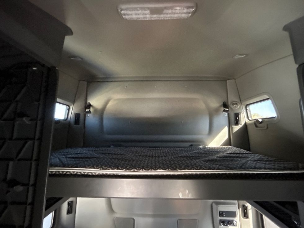 Sleeper Tractor-Heavy Duty Tractors-International-2021-LT625-Flagstaff-AZ-404,189\n\t\tmiles-$ 64,000 - Image 17