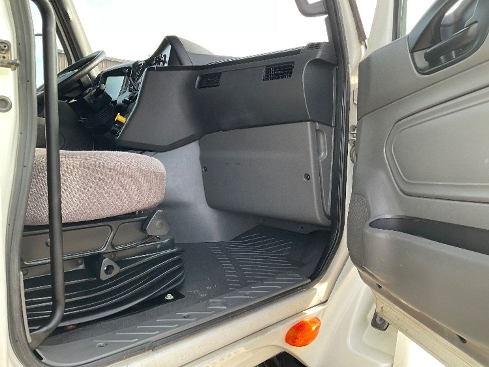 Sleeper Tractor-Heavy Duty Tractors-International-2021-LT625-Fort Smith-AR-318,125\n\t\tmiles-$ 42,750 - Image 13