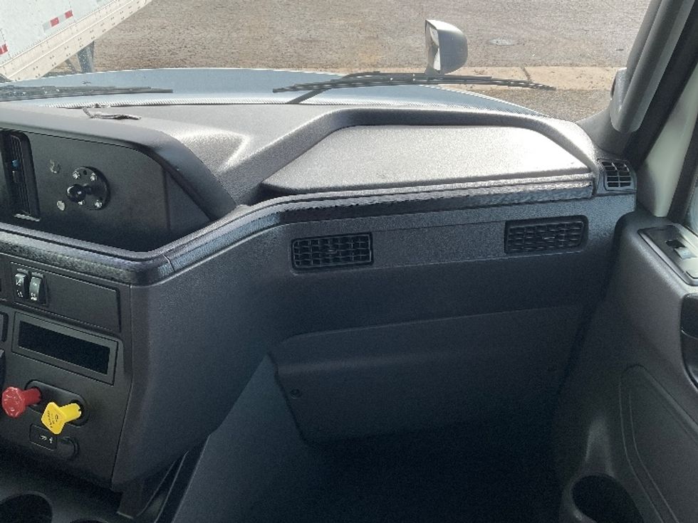 Sleeper Tractor-Heavy Duty Tractors-International-2021-LT625-Fort Smith-AR-318,125\n\t\tmiles-$ 42,750 - Image 14