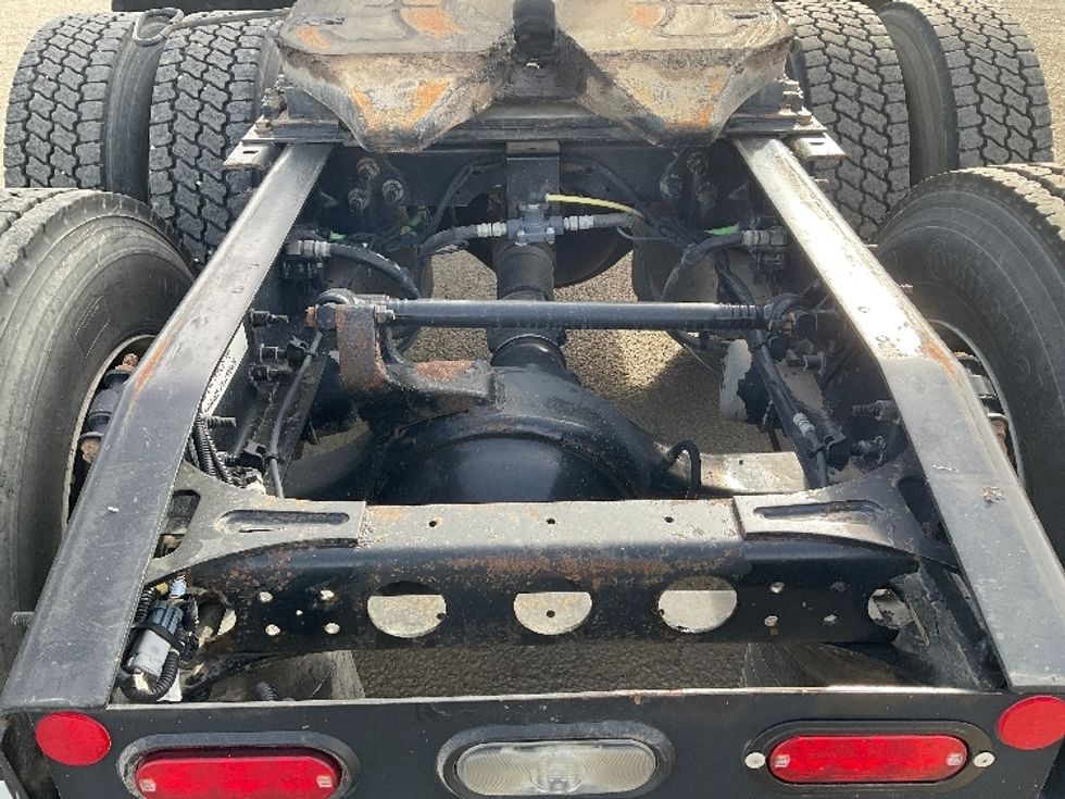 Sleeper Tractor-Heavy Duty Tractors-International-2021-LT625-Fort Smith-AR-318,125\n\t\tmiles-$ 42,750 - Image 6