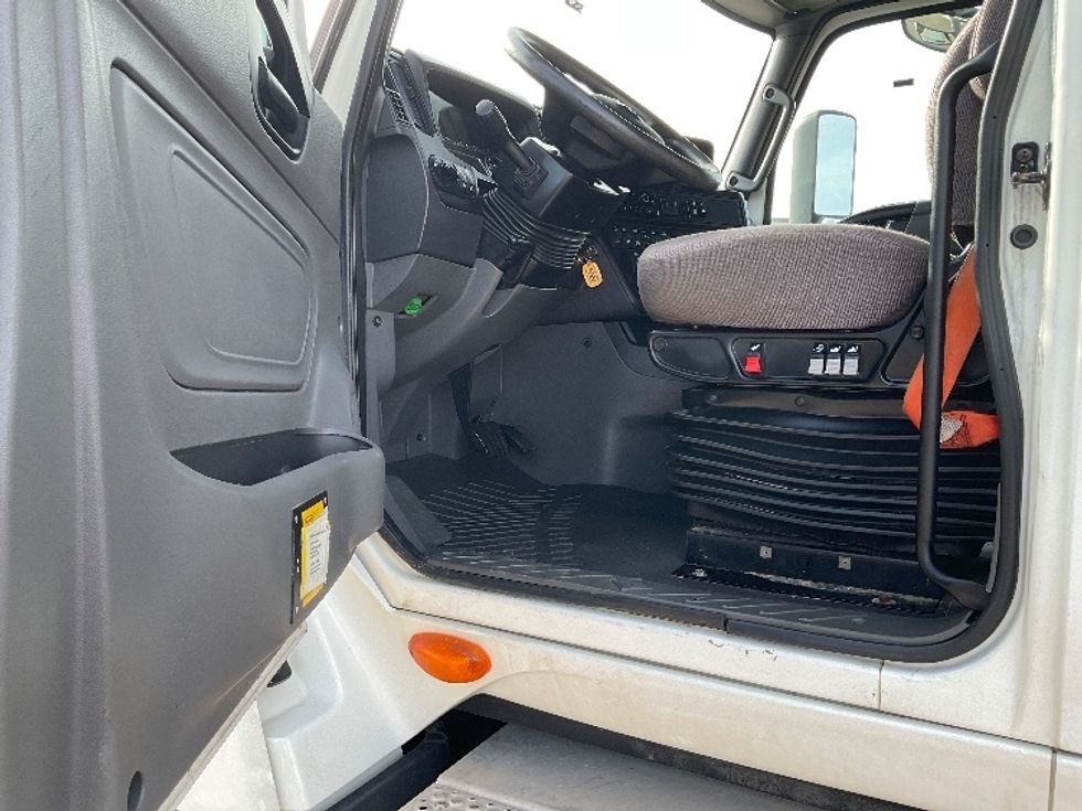 Sleeper Tractor-Heavy Duty Tractors-International-2021-LT625-Fort Smith-AR-318,125\n\t\tmiles-$ 42,750 - Image 9