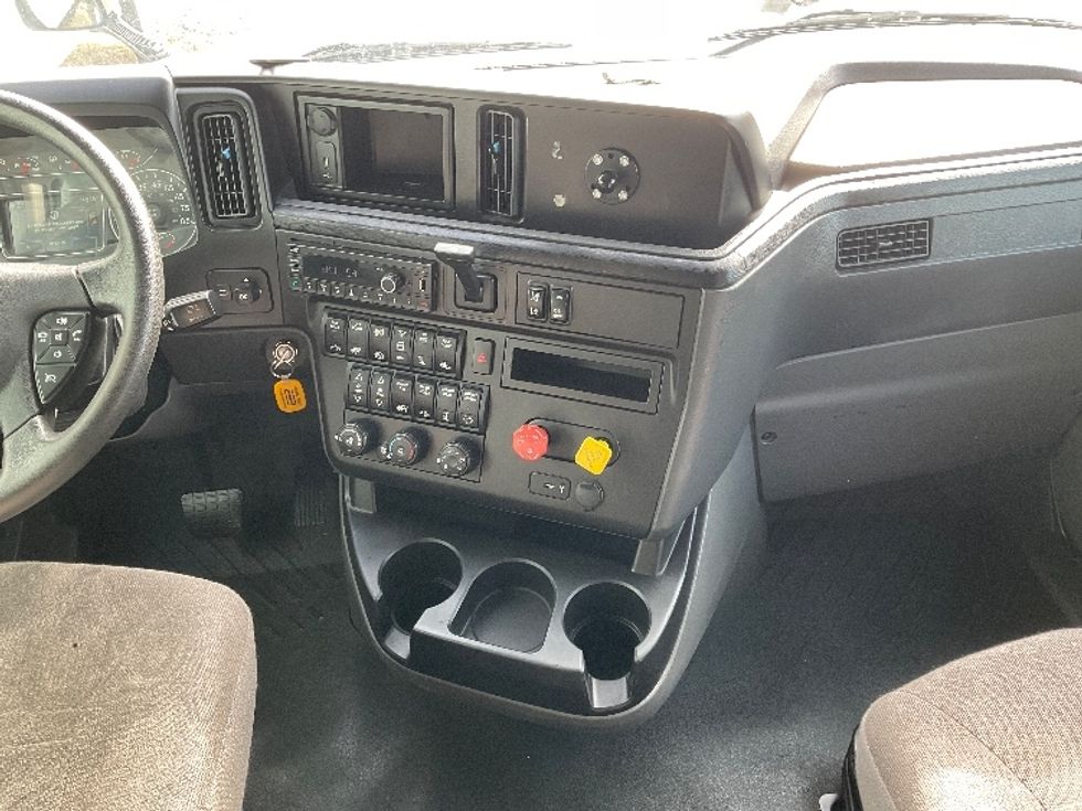Sleeper Tractor-Heavy Duty Tractors-International-2021-LT625-Fort Smith-AR-334,195\n\t\tmiles-$ 34,500 - Image 12