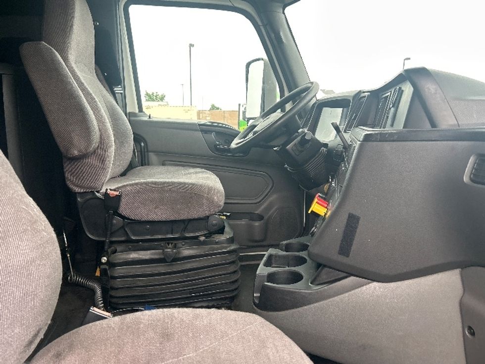 Sleeper Tractor-Heavy Duty Tractors-International-2021-LT625-Greeley-CO-376,887\n\t\tmiles-$ 67,750 - Image 15